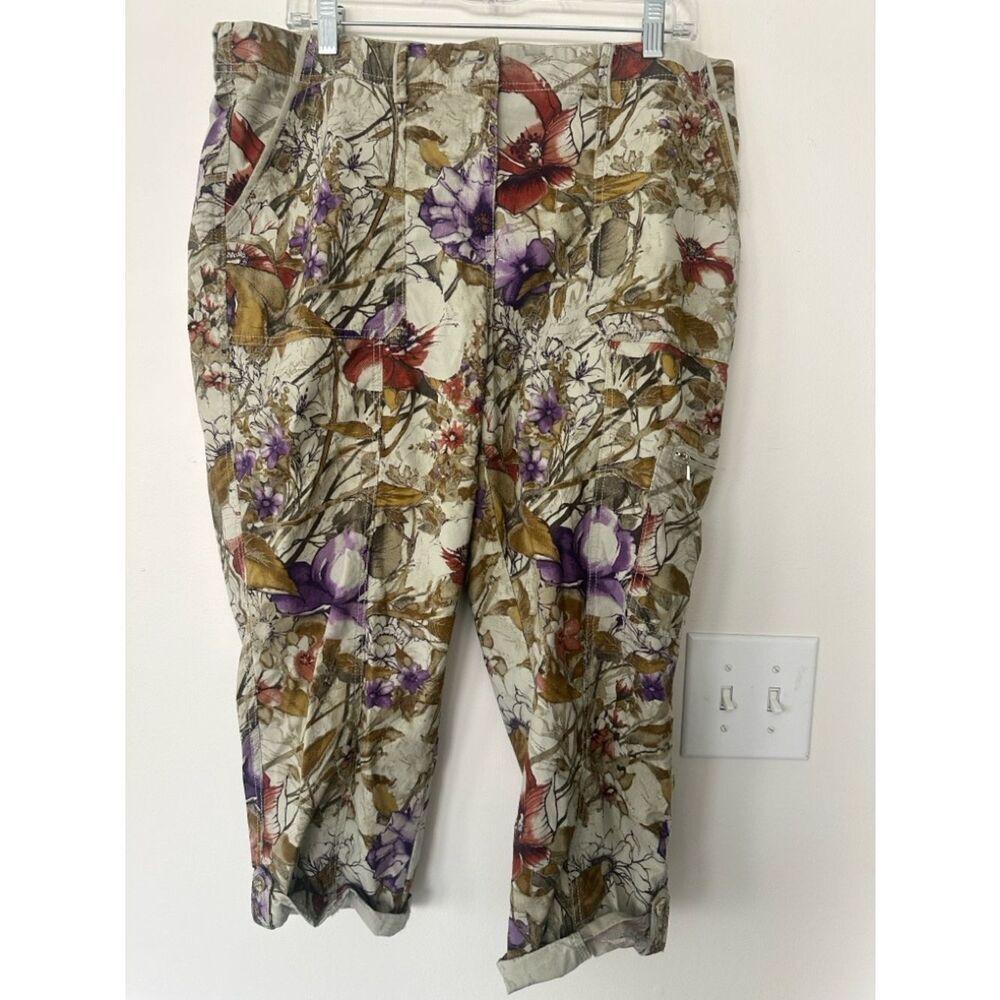Chico’s Floral Cropped Cargo Pants 2=12